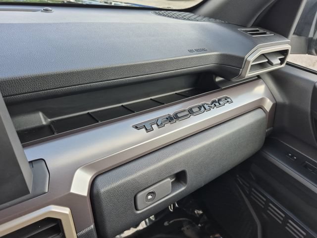 Used 2025 Toyota Tacoma SR5 AWD/4WD image 30