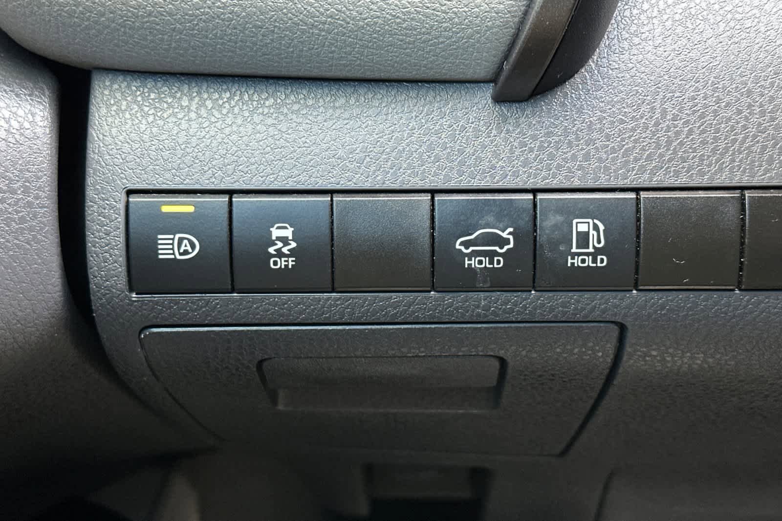 Used 2022 Toyota Camry LE FWD image 28