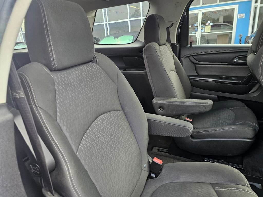 Used 2016 GMC Acadia SLE image 16