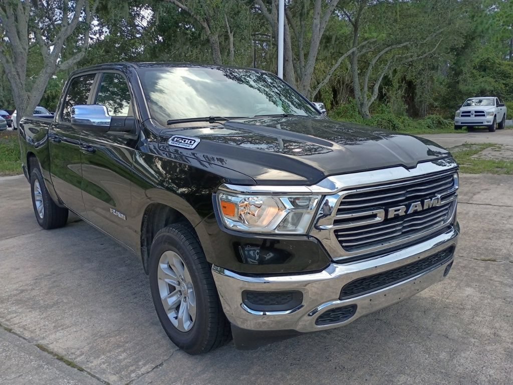 Used 2024 RAM 1500 Laramie AWD/4WD image 3