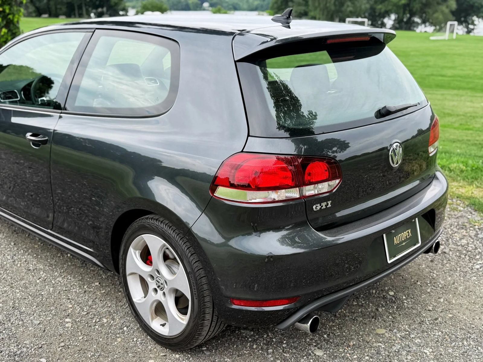 Used 2010 Volkswagen GTI 2-Door FWD image 38