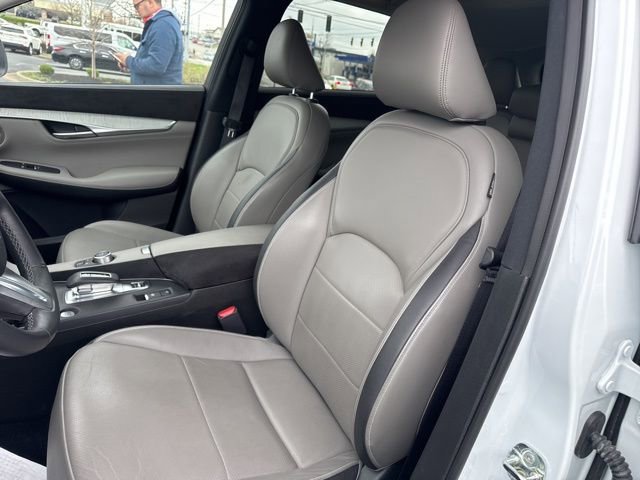 Used 2023 INFINITI QX50 Sensory image 5