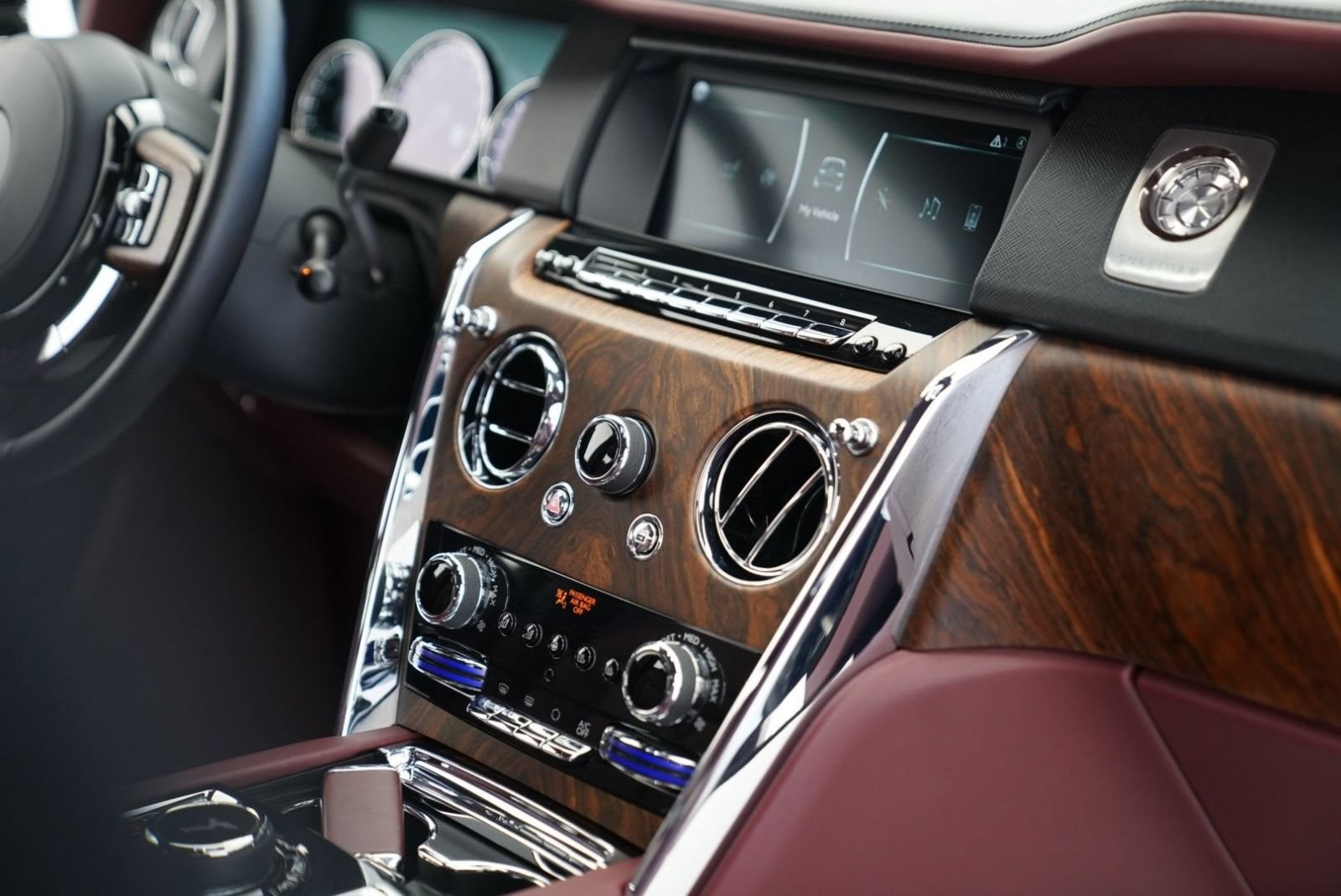 Certified 2020 Rolls-Royce Cullinan AWD/4WD image 42