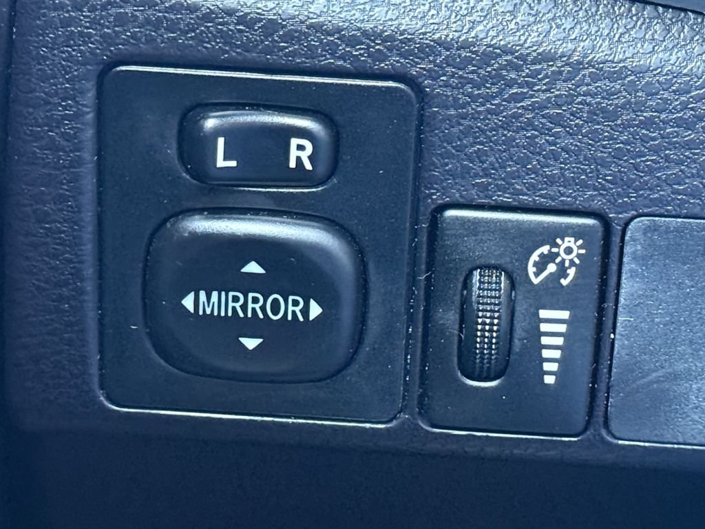 Used 2016 Toyota Corolla LE FWD image 14