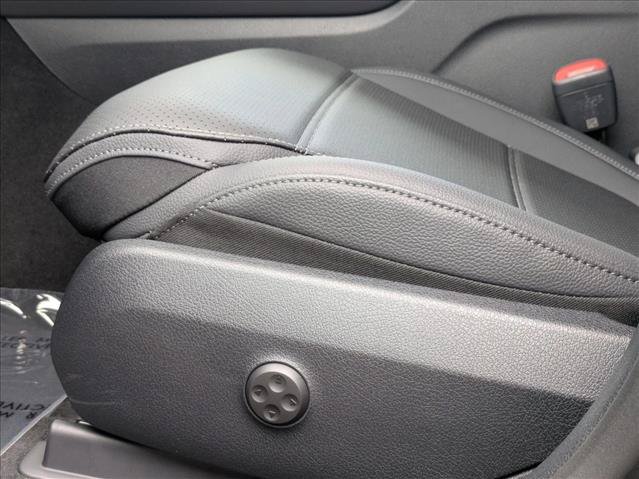 Certified 2026 Mercedes-Benz GLC 300 image 4