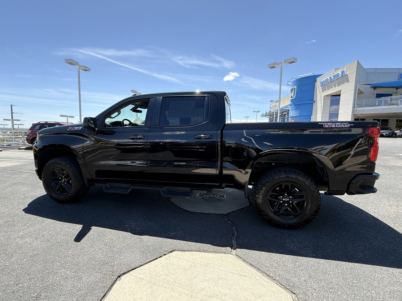 Used 2020 Chevrolet Silverado 1500 LT Trail Boss AWD/4WD image 8