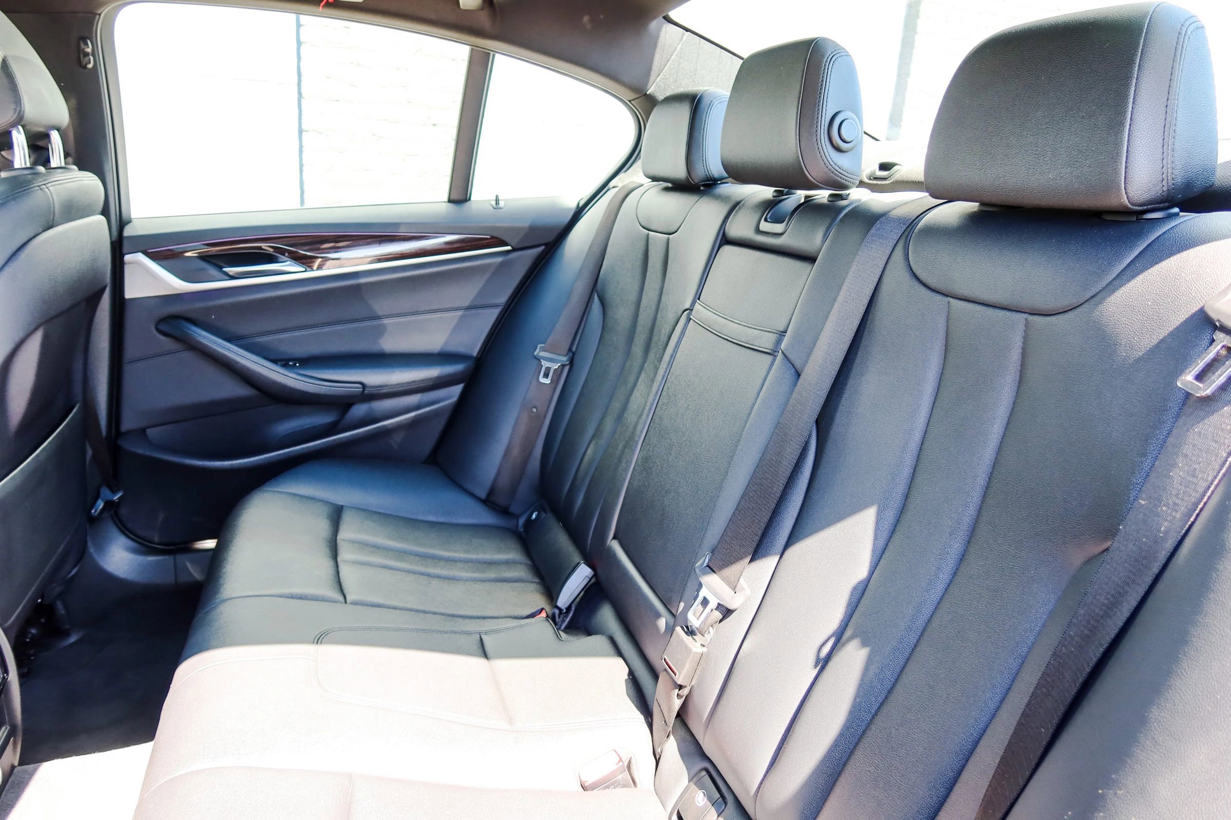 Used 2018 BMW 530i xDrive AWD/4WD image 21
