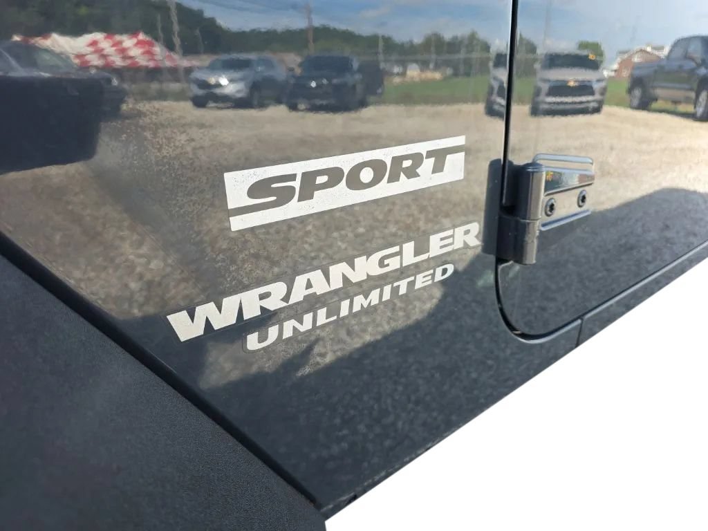 Used 2017 Jeep Wrangler Unlimited Sport w/ Quick Order Package 24S AWD/4WD image 8