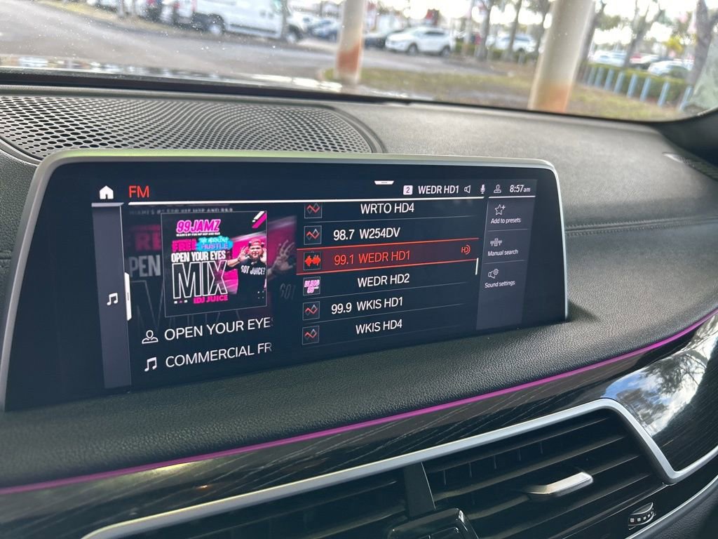 Used 2022 BMW 740i xDrive w/ M Sport Package image 8