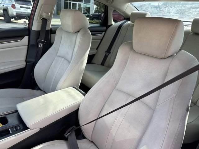 Used 2018 Honda Accord EX image 11