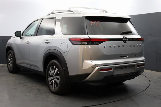 Certified 2024 Nissan Pathfinder SL image 6