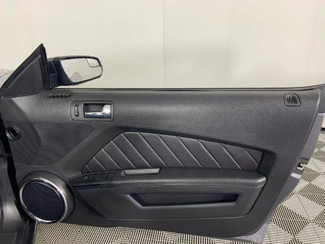 Used 2014 Ford Mustang Premium RWD image 19
