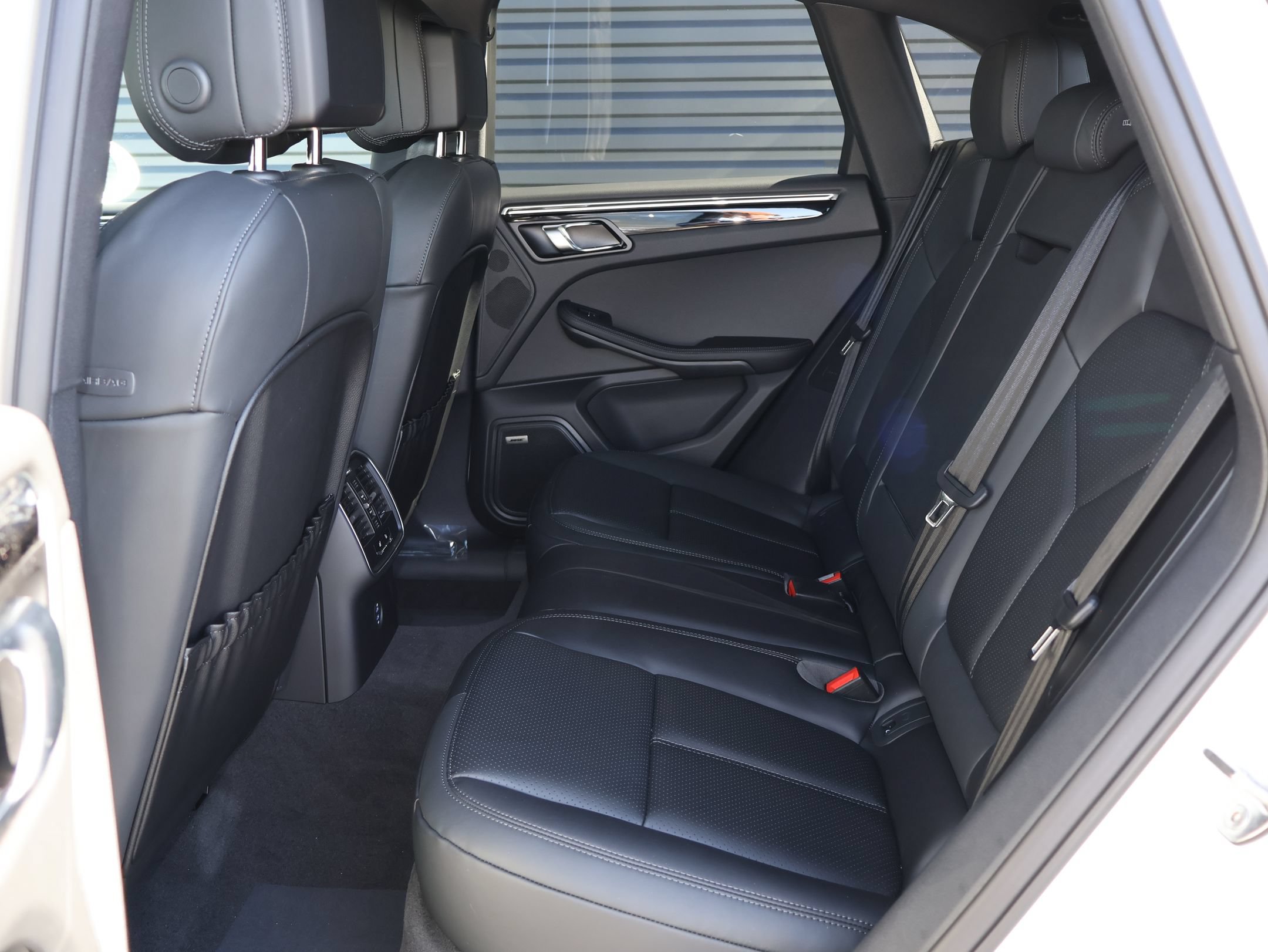 New 2026 Porsche Macan AWD/4WD image 26
