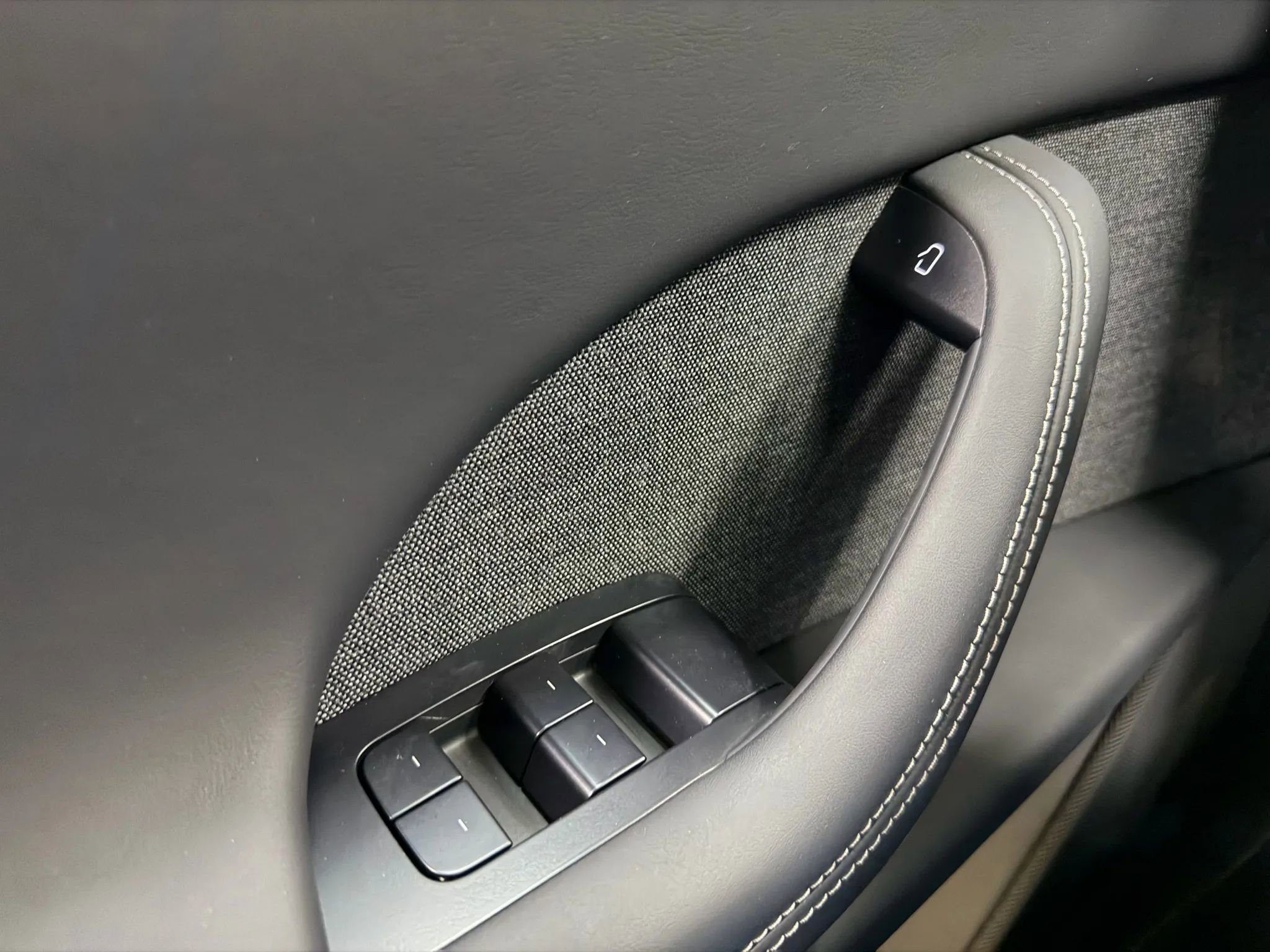 Used 2024 Tesla Model X image 31