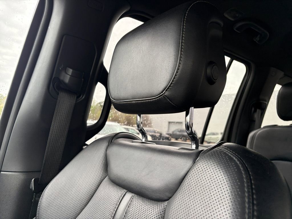 Used 2024 Jeep Wagoneer Series II w/ Flexible Seating Group image 14