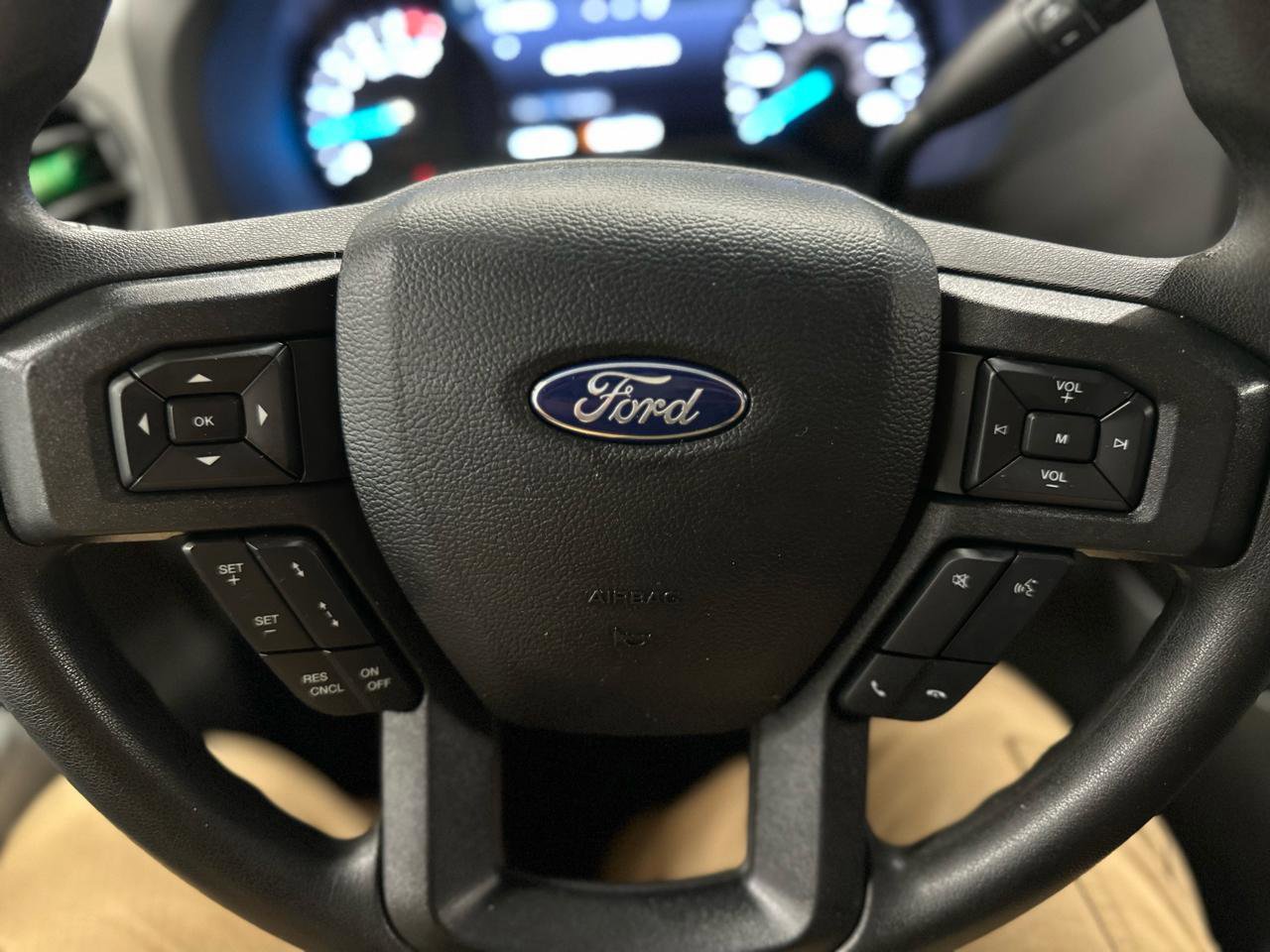 Used 2022 Ford E-450 and Econoline 450 Super Duty RWD image 29