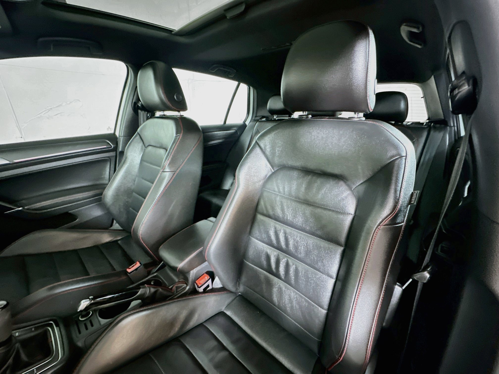 Used 2018 Volkswagen GTI SE w/ SE Leather Package FWD image 19