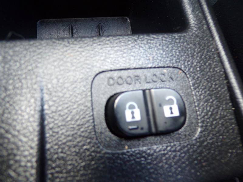 Used 2012 MAZDA MAZDA2 Touring FWD image 36