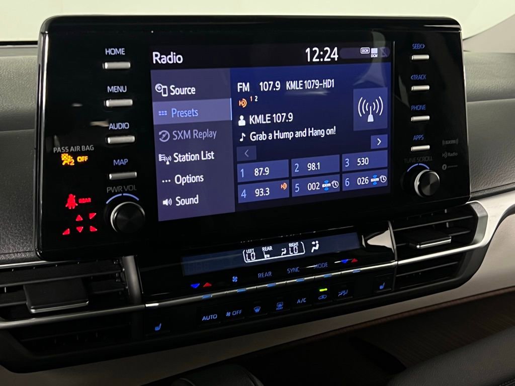 Used 2024 Toyota Sienna XLE image 18