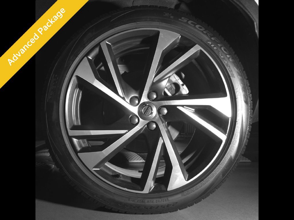 Used 2022 Volvo XC40 T5 R-Design w/ Advanced Package AWD/4WD image 11