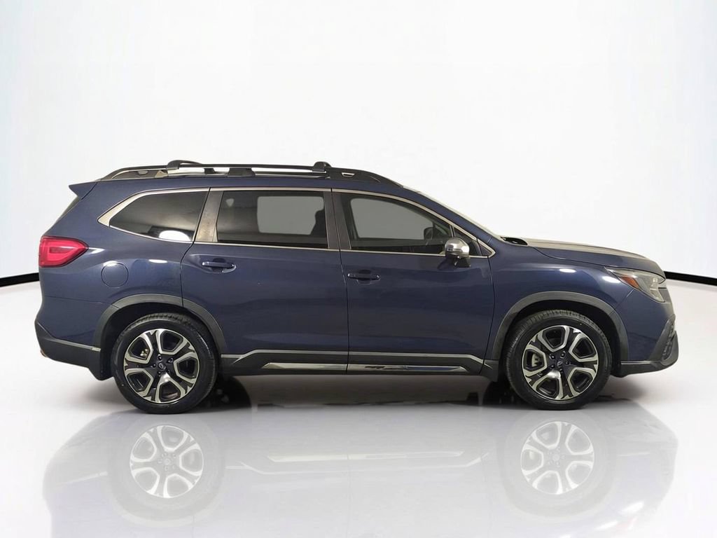 Used 2023 Subaru Ascent Limited w/ Technology Package AWD/4WD image 4