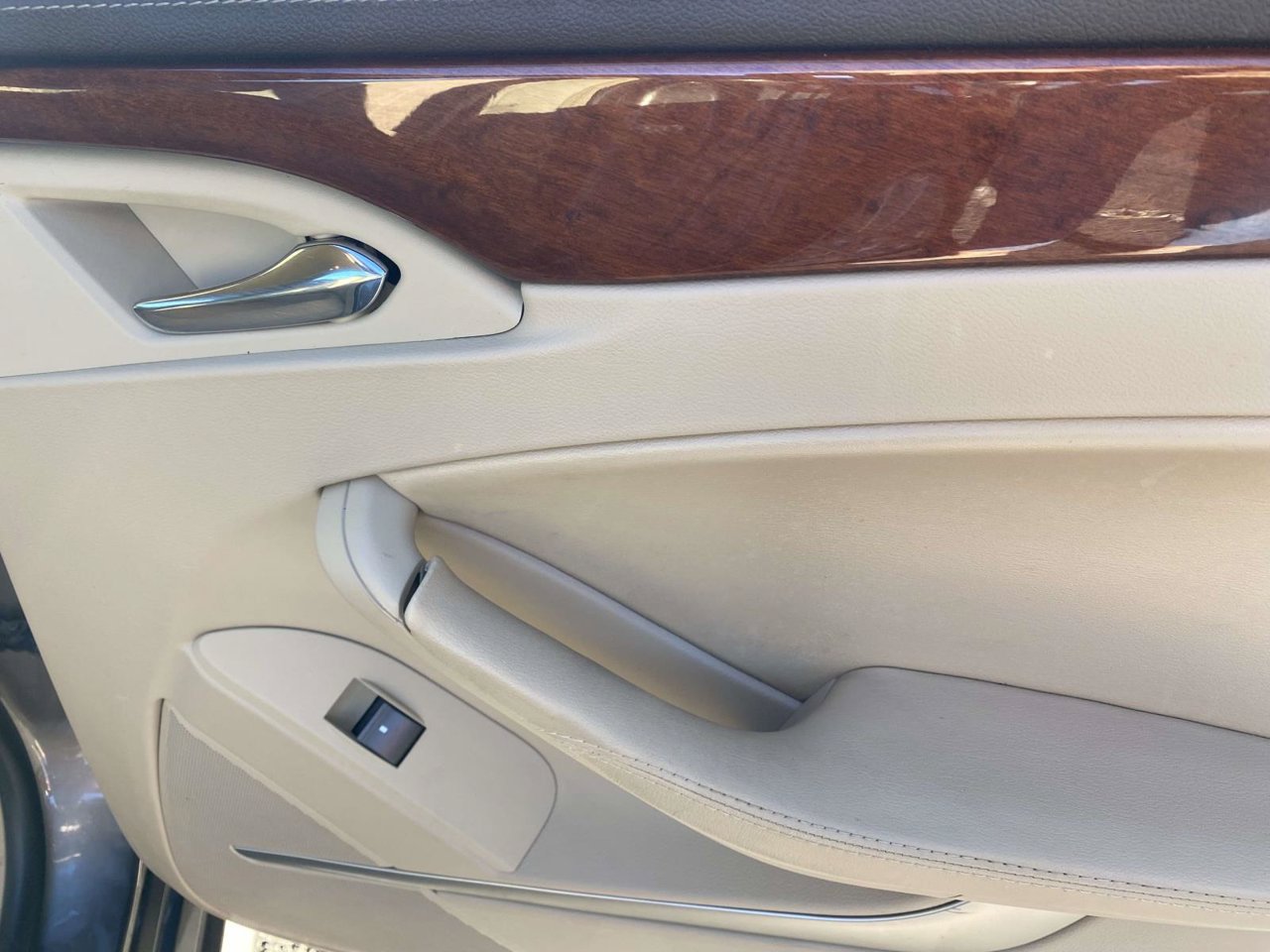 Used 2012 Cadillac CTS Luxury RWD image 16