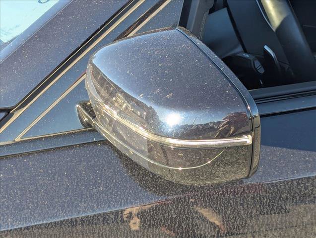 Used 2022 BMW M550i xDrive w/ Executive Package image 15