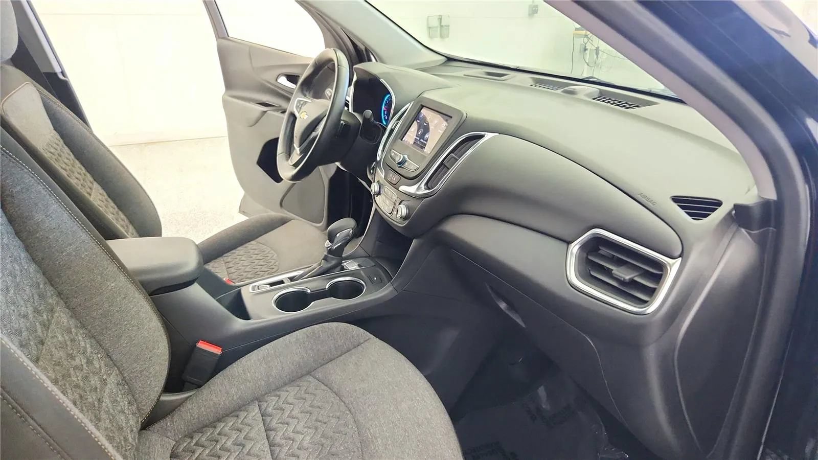 Used 2023 Chevrolet Equinox LT FWD image 36