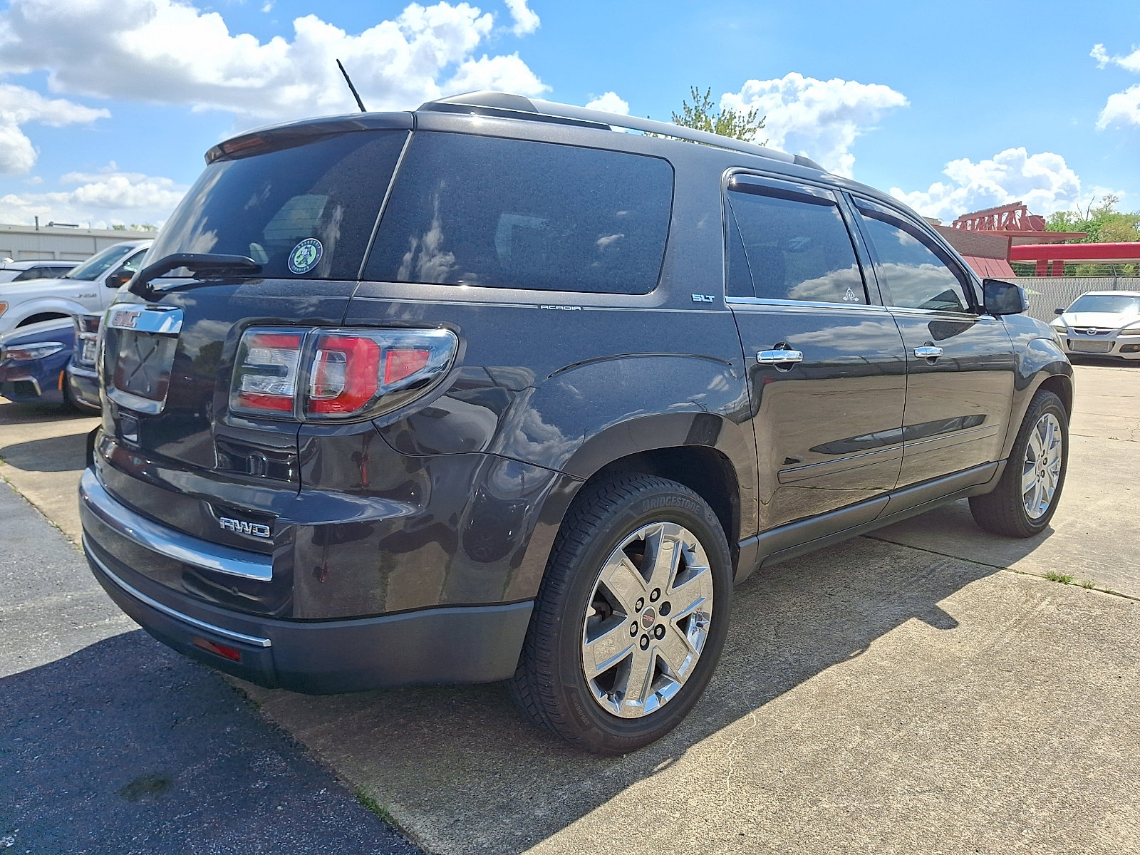 Used 2017 GMC Acadia Limited SLT image 9