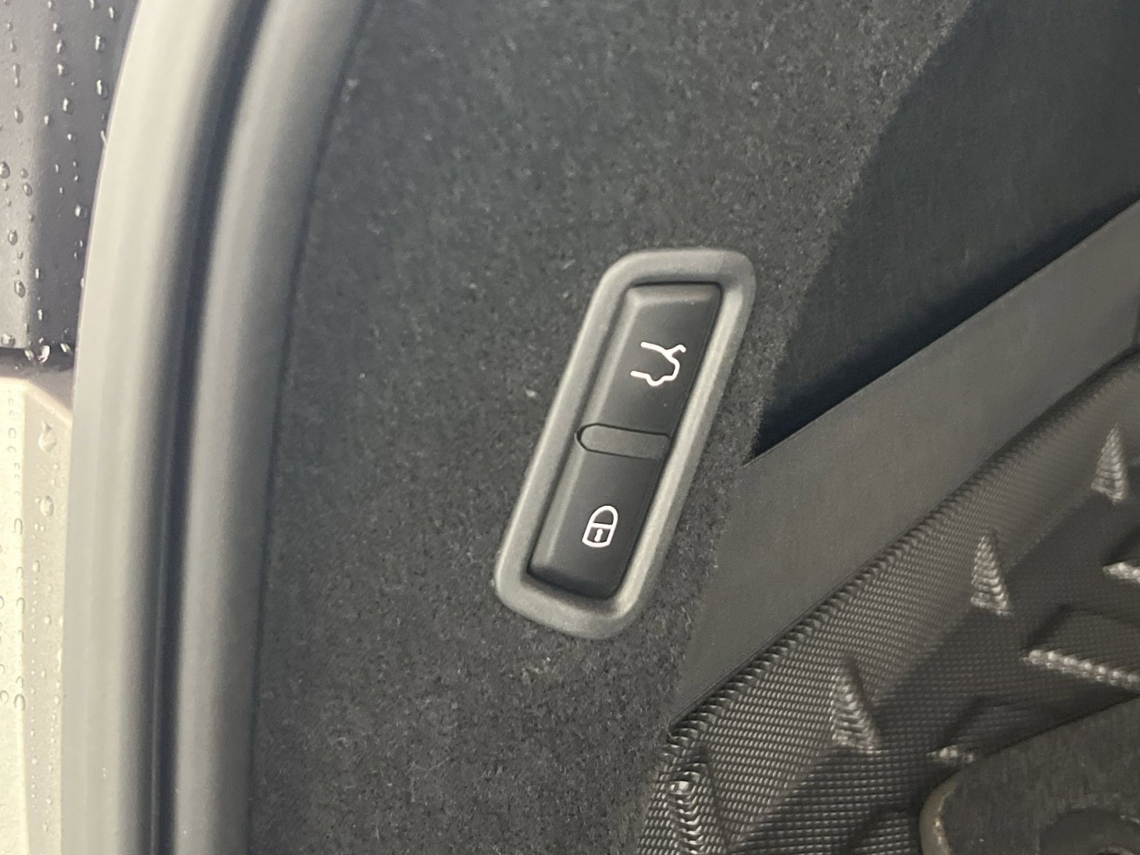 Used 2019 Maserati Levante image 27