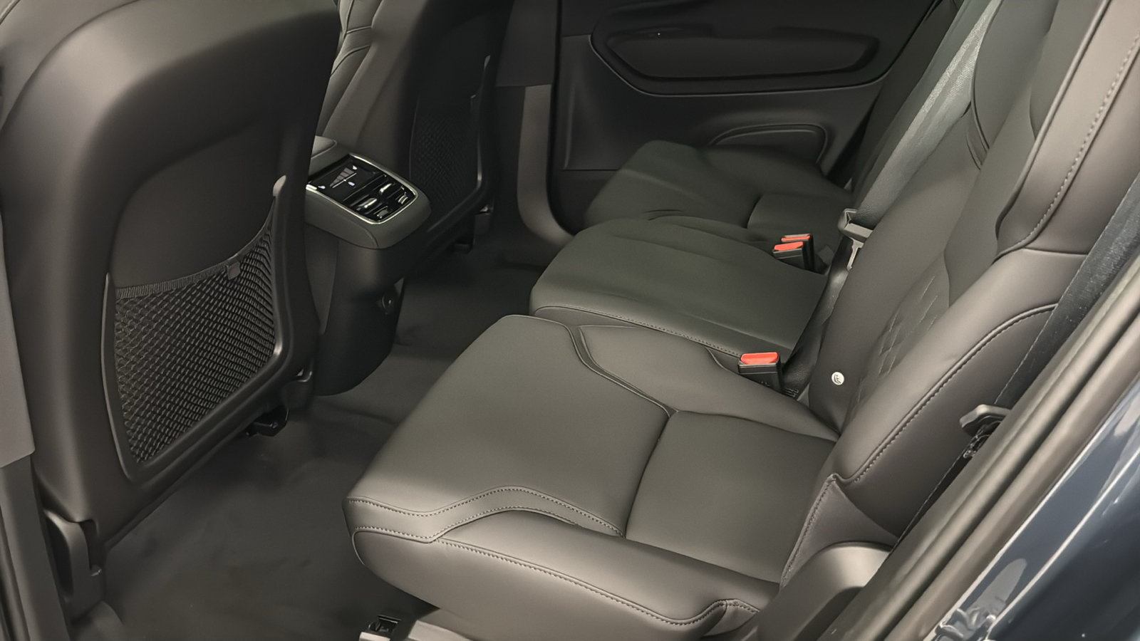 New 2027 Volvo XC60 B5 Core AWD/4WD image 27