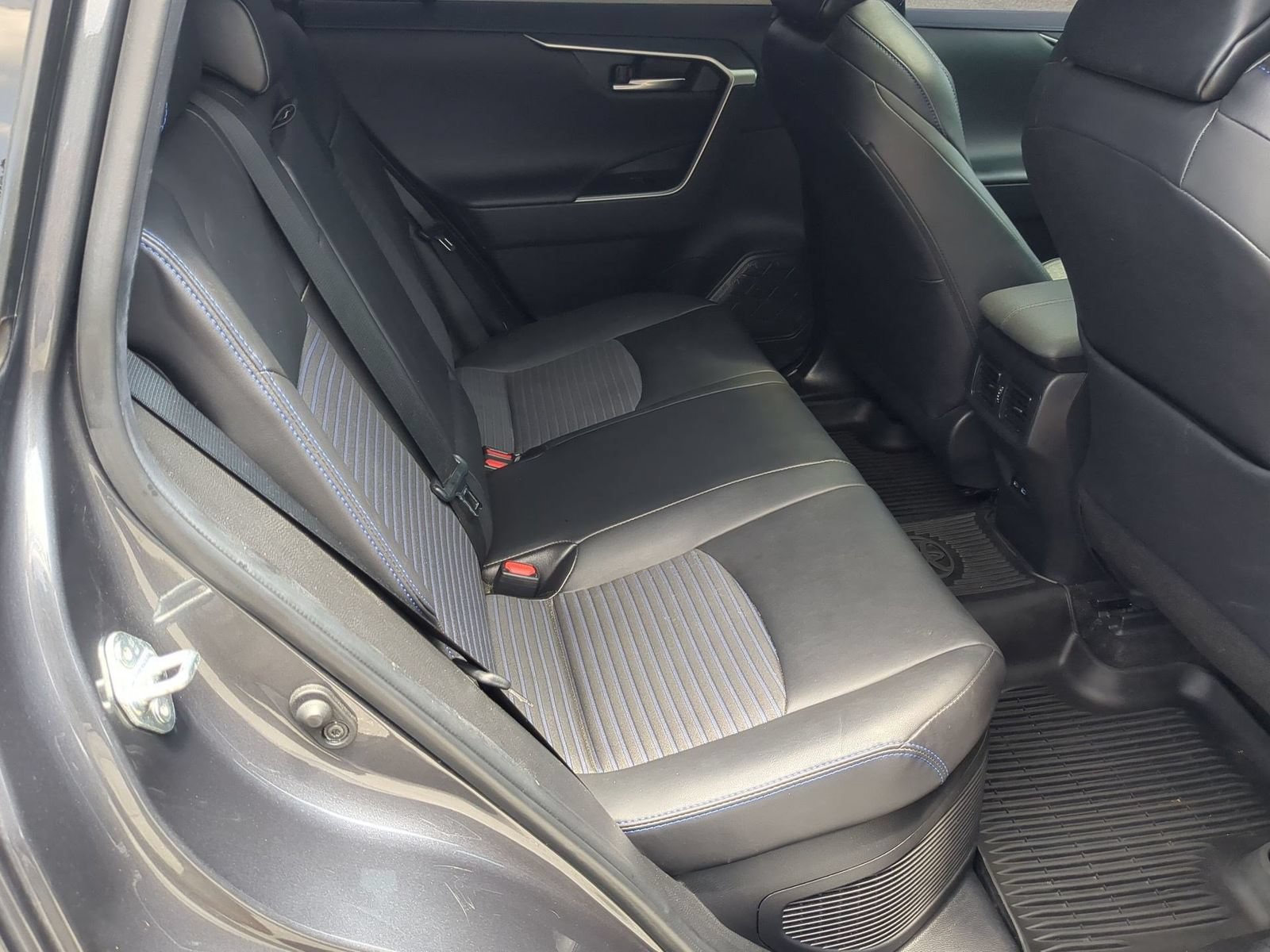 Used 2022 Toyota RAV4 XSE AWD/4WD image 26