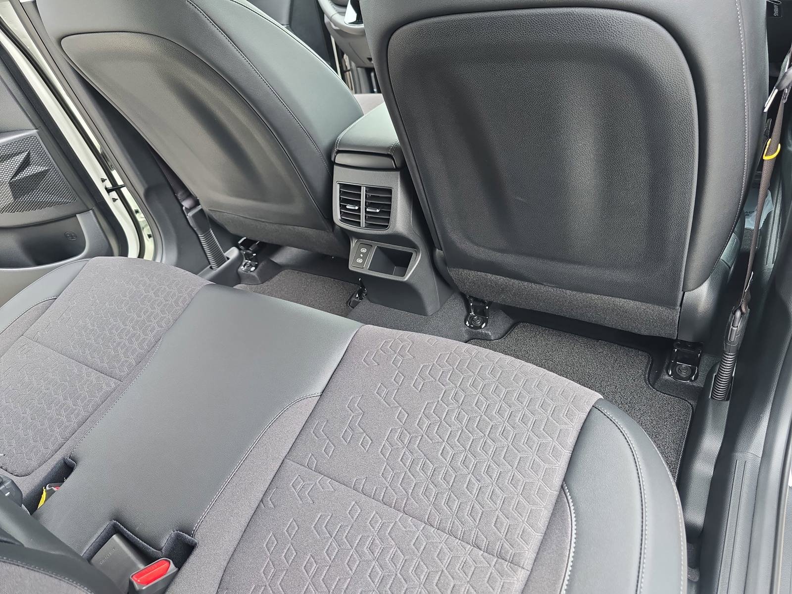 New 2026 Kia Seltos S FWD image 12