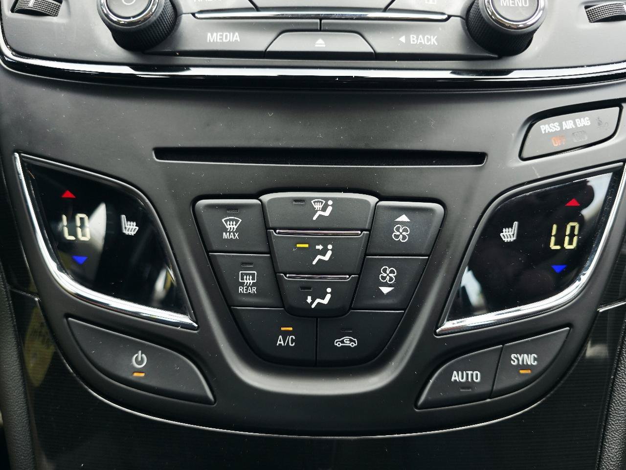 Used 2017 Buick Regal Sport Touring FWD image 38