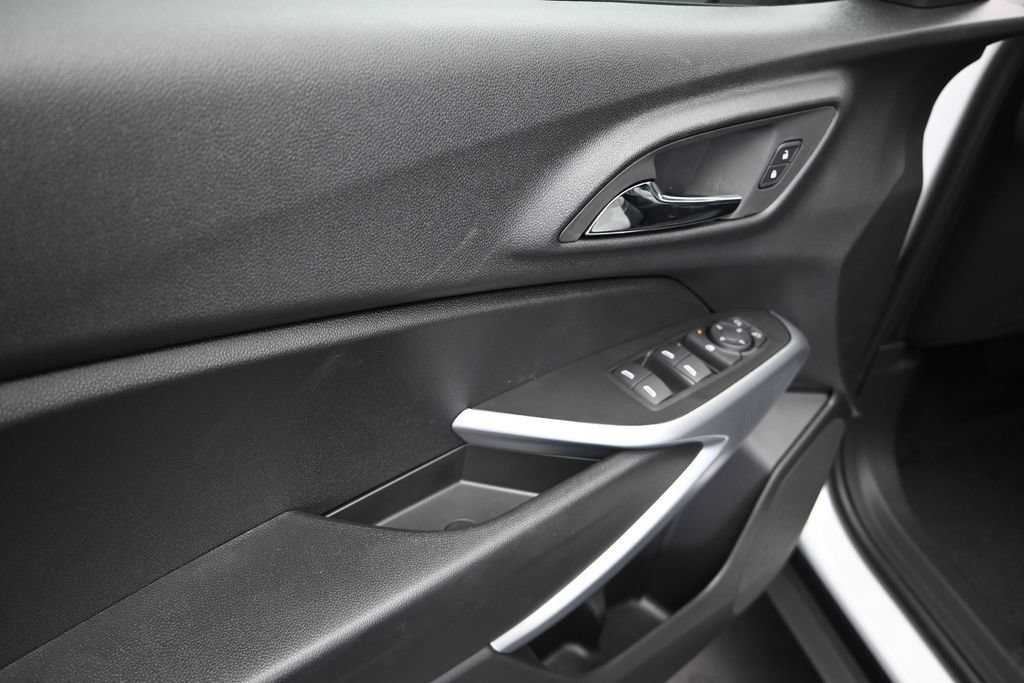 New 2026 Chevrolet Trax RS w/ Sunroof Package FWD image 11