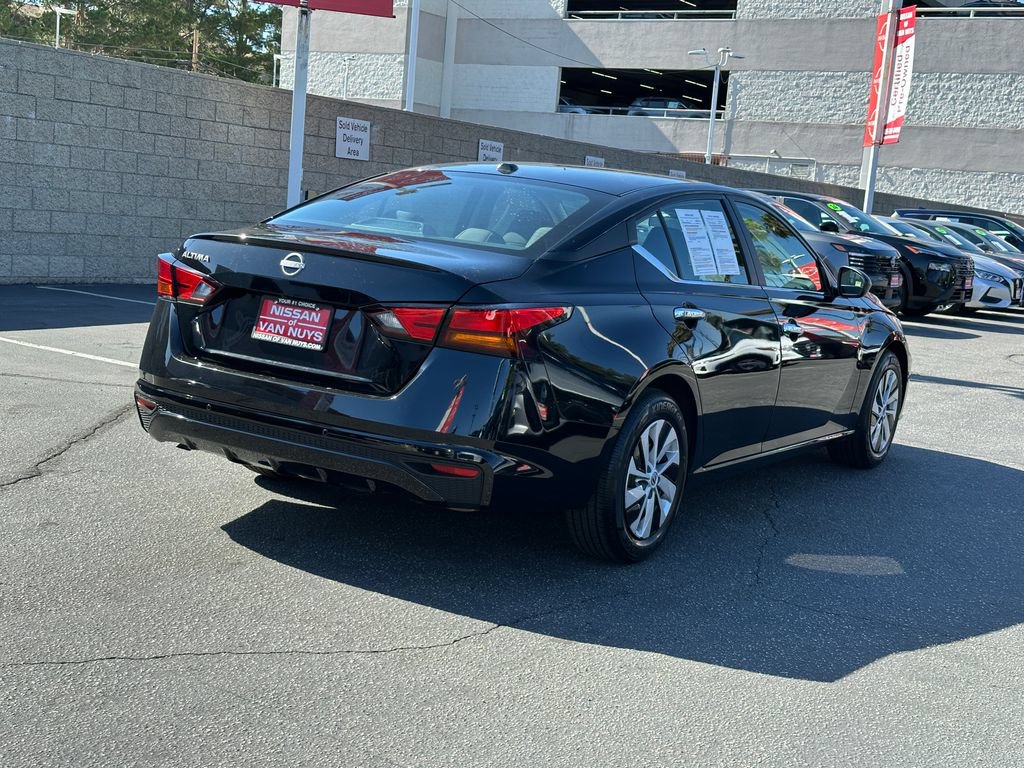 Used 2025 Nissan Altima 2.5 S FWD image 7