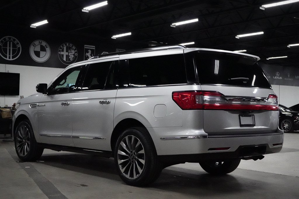 Used 2019 Lincoln Navigator L Select RWD image 3