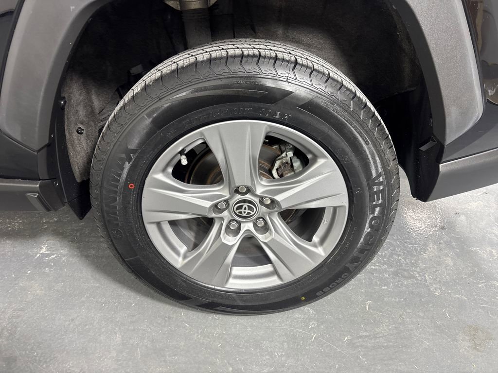 Used 2022 Toyota RAV4 XLE image 34