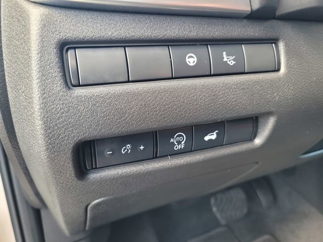 Certified 2025 Nissan Rogue SL w/ Tech Package image 19