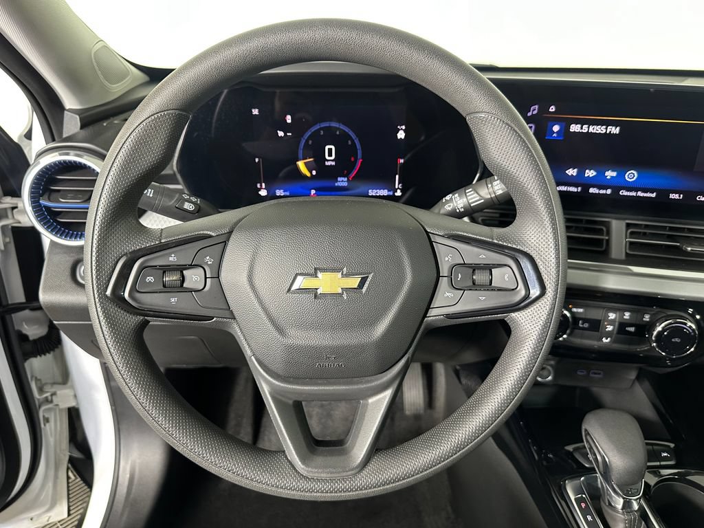 Used 2024 Chevrolet Trax LT FWD image 12