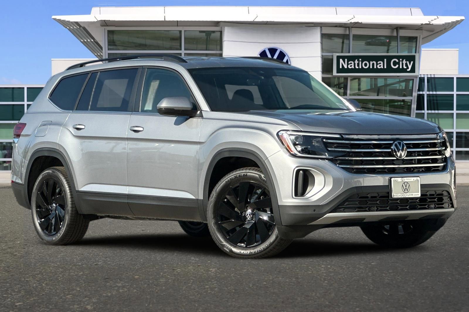 New 2026 Volkswagen Atlas SE image 2