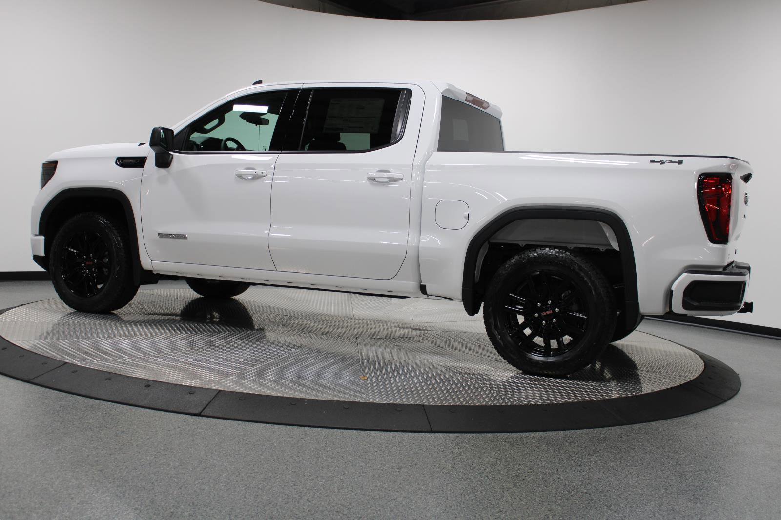 New 2026 GMC Sierra 1500 Elevation image 8