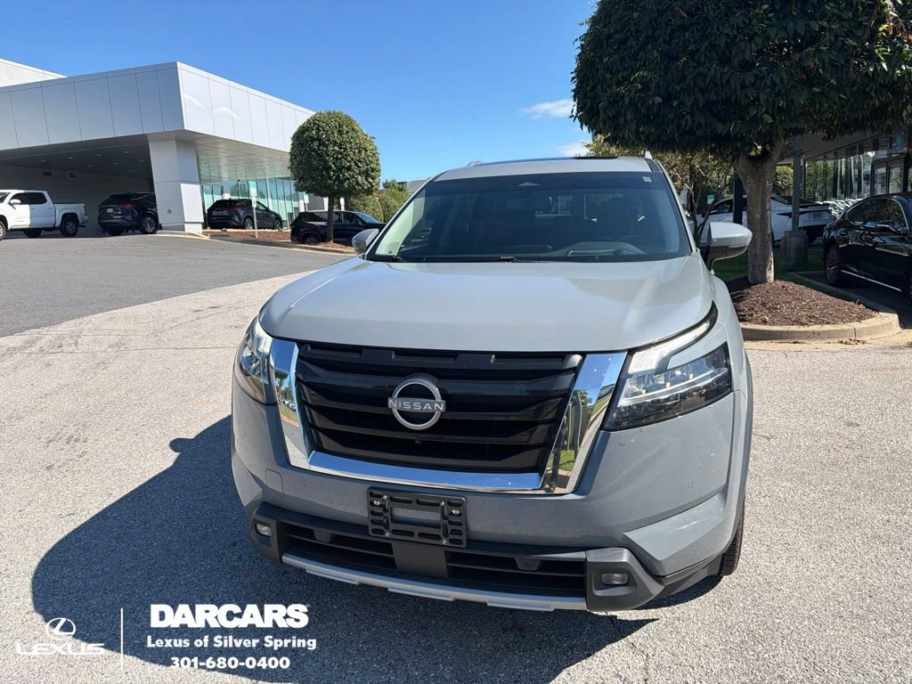 Used 2022 Nissan Pathfinder Platinum w/ Cargo Package AWD/4WD image 1