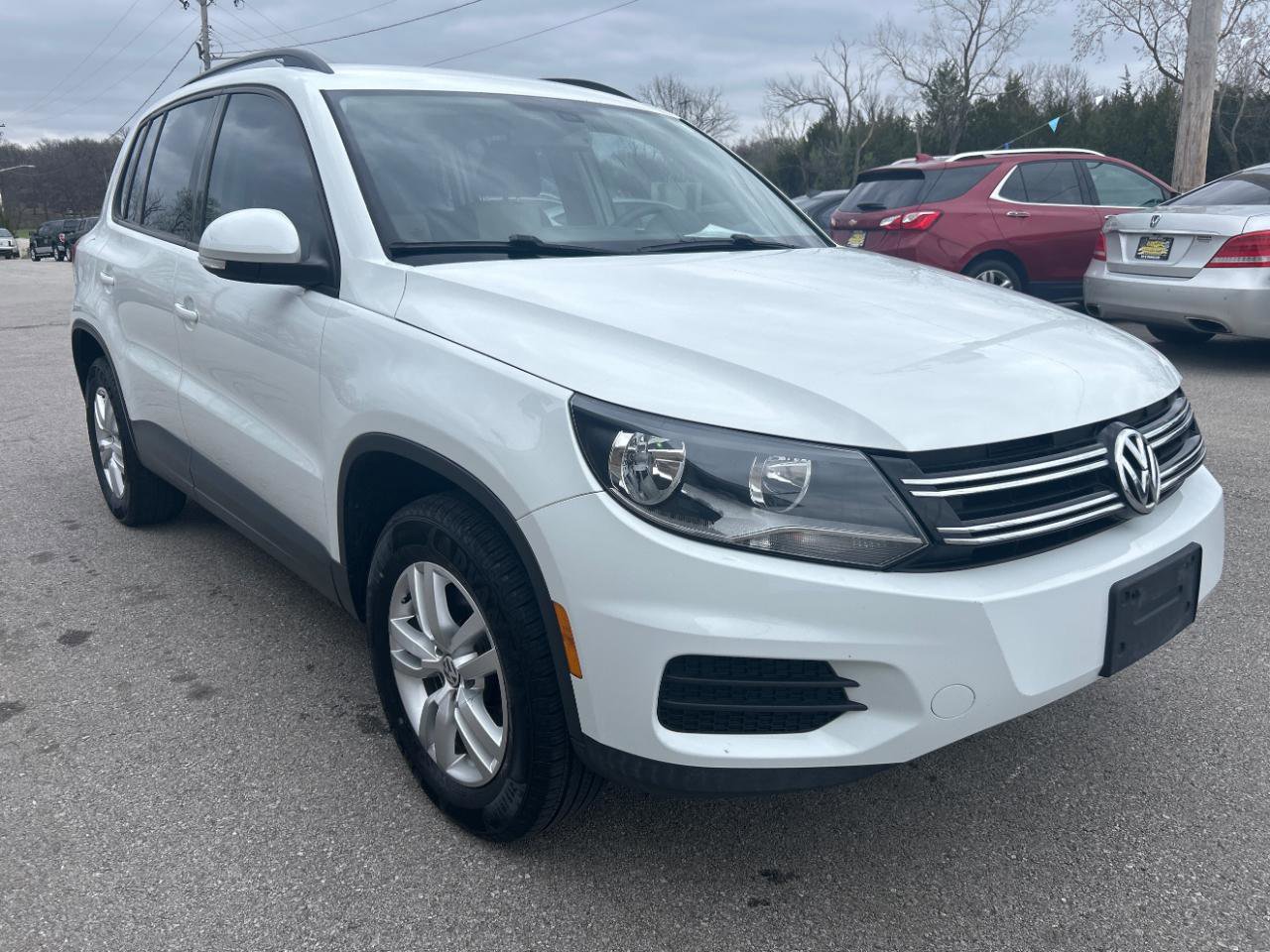 Used 2016 Volkswagen Tiguan S image 3