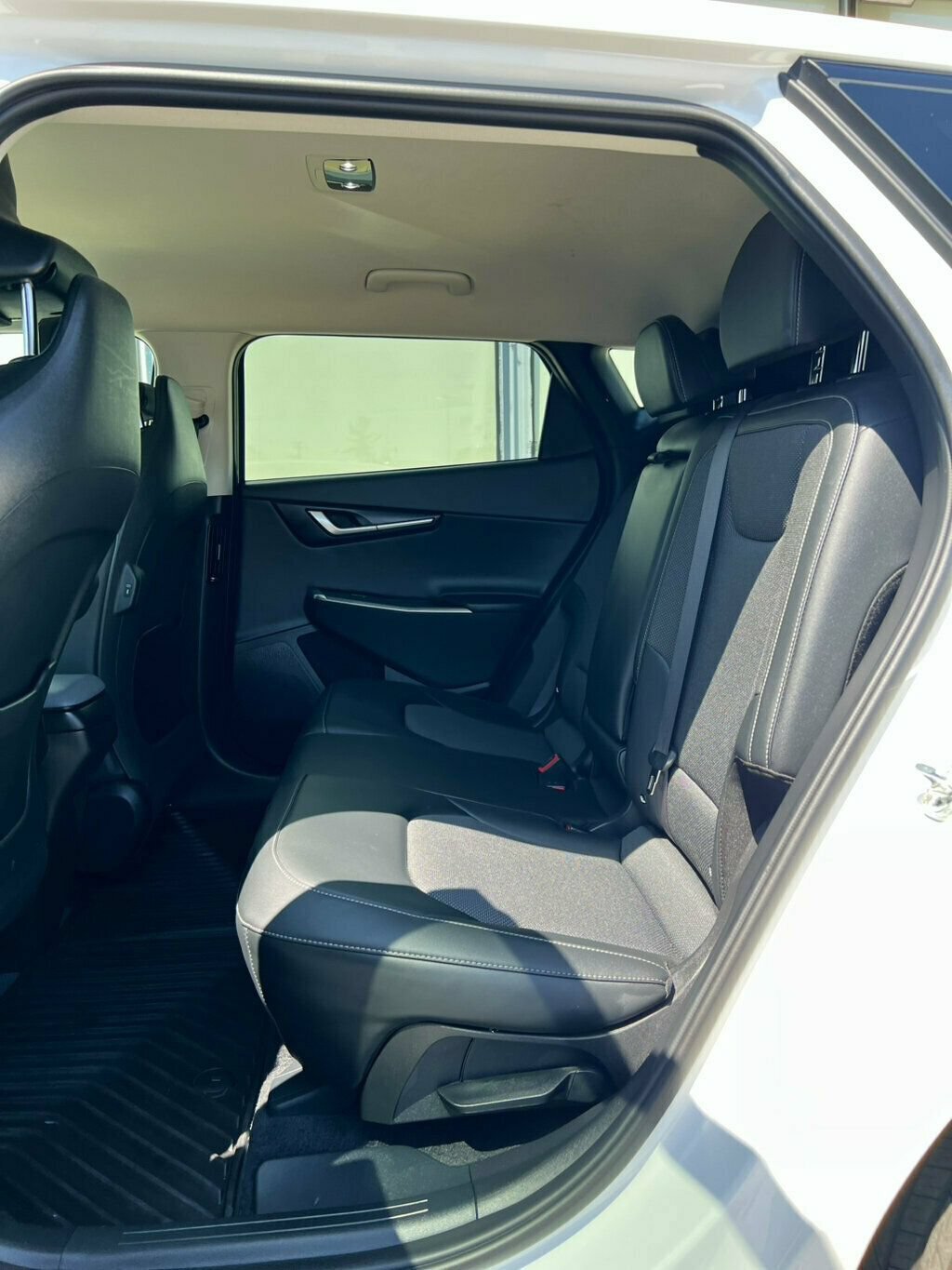 Used 2024 Kia EV6 Light RWD image 17