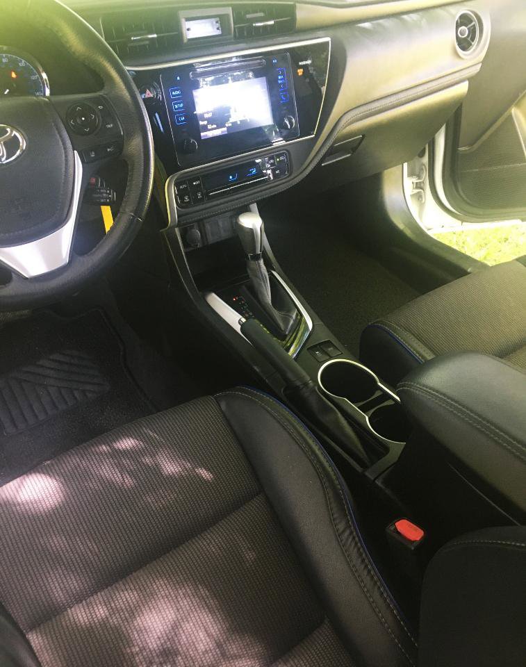 Used 2017 Toyota Corolla SE FWD image 20