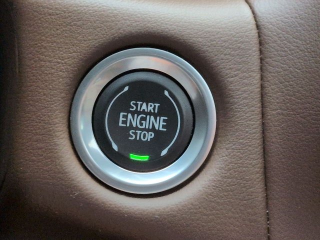 Used 2024 Chevrolet Suburban High Country AWD/4WD image 28