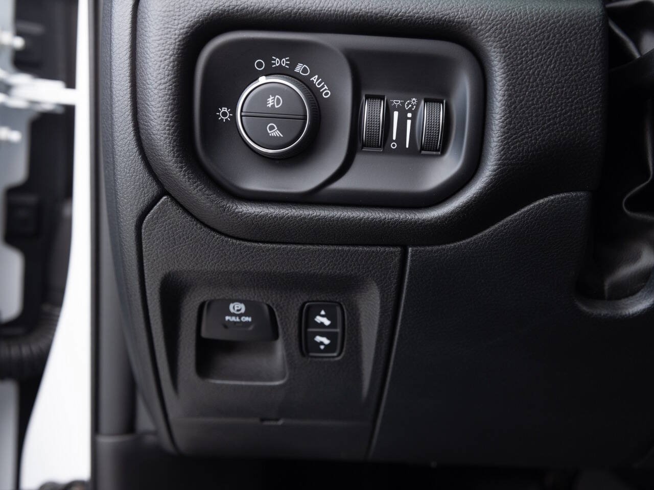 Used 2025 RAM 1500 Big Horn AWD/4WD image 39