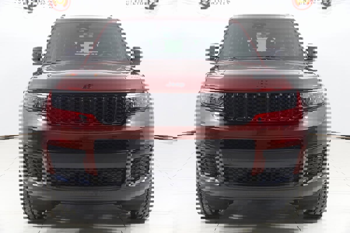 Used 2023 Jeep Grand Cherokee L Laredo image 53