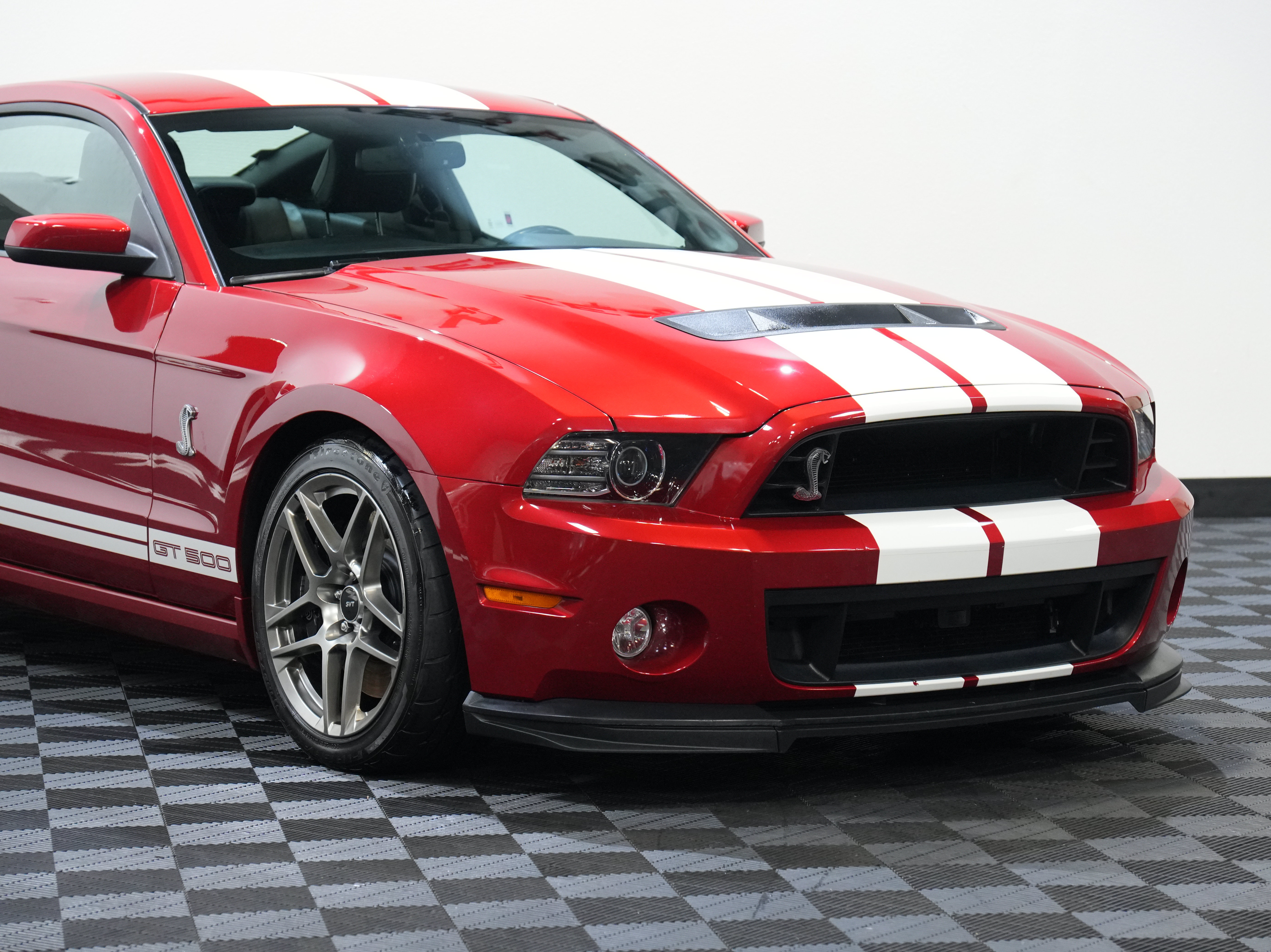 Used 2013 Ford Mustang Shelby GT500 w/ Electronics Pkg RWD image 9